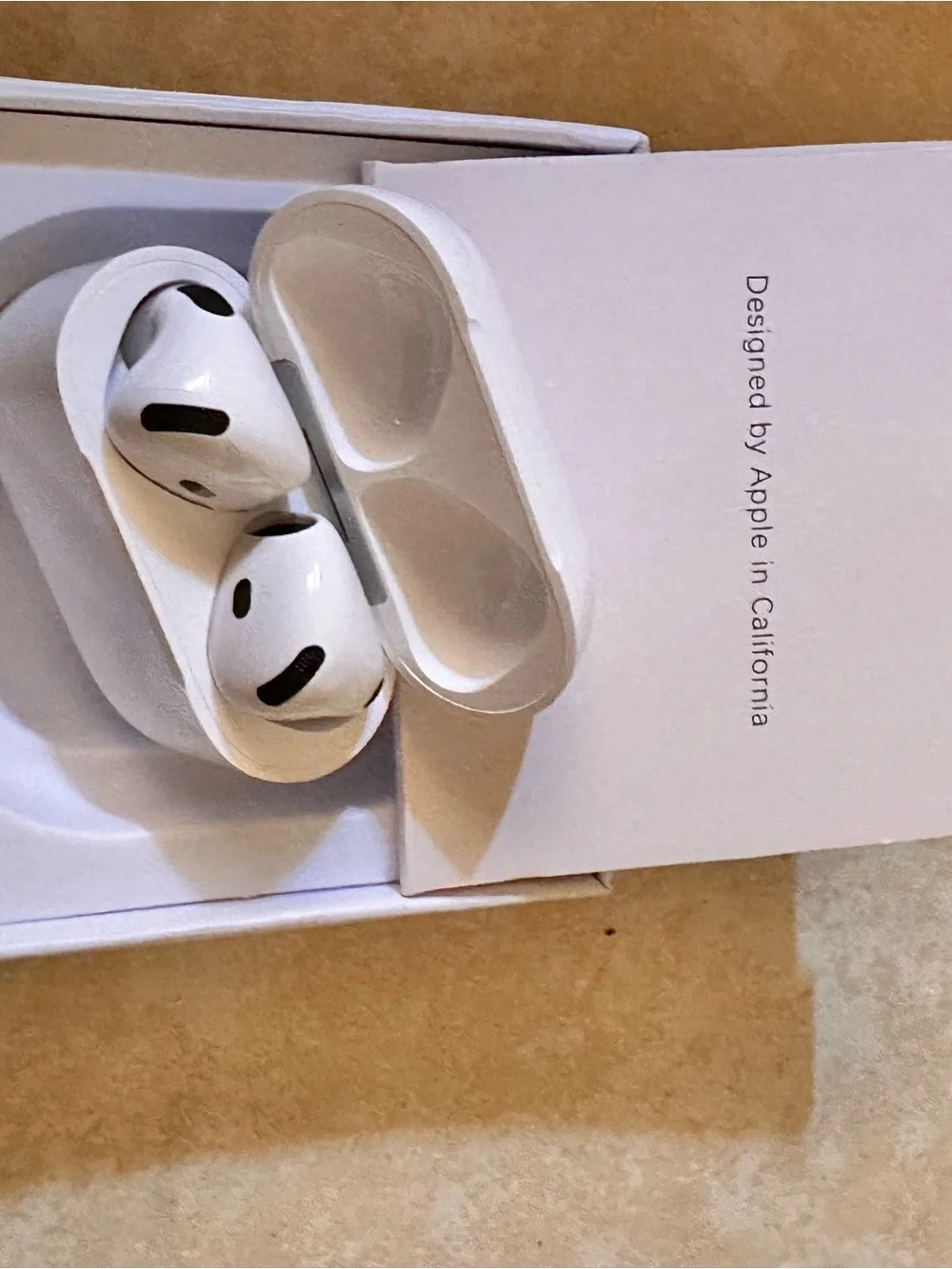 Apple AirPods 4 anc